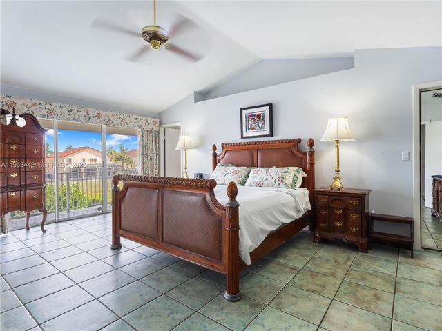 10465 NW 46th St, Doral, FL 33178