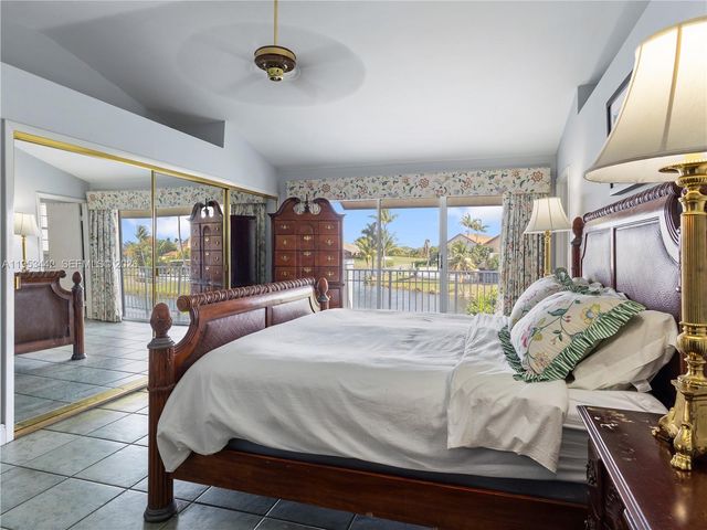 10465 NW 46th St, Doral, FL 33178