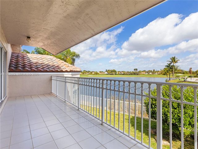 10465 NW 46th St, Doral, FL 33178