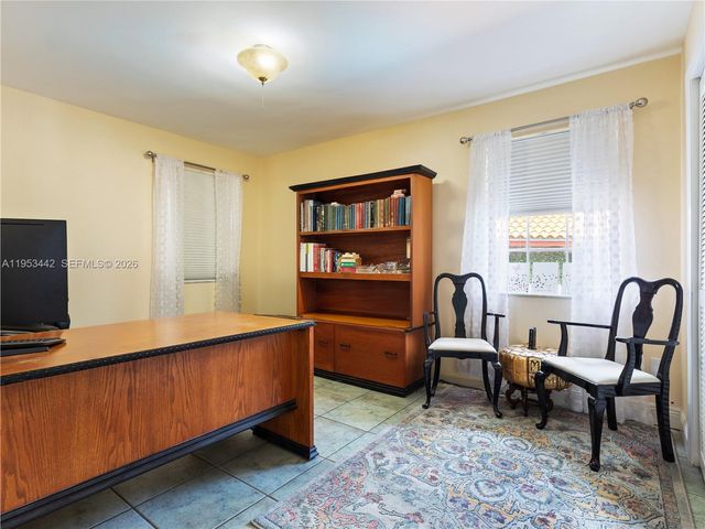 10465 NW 46th St, Doral, FL 33178