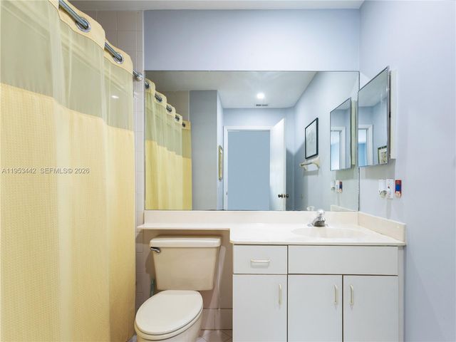 10465 NW 46th St, Doral, FL 33178