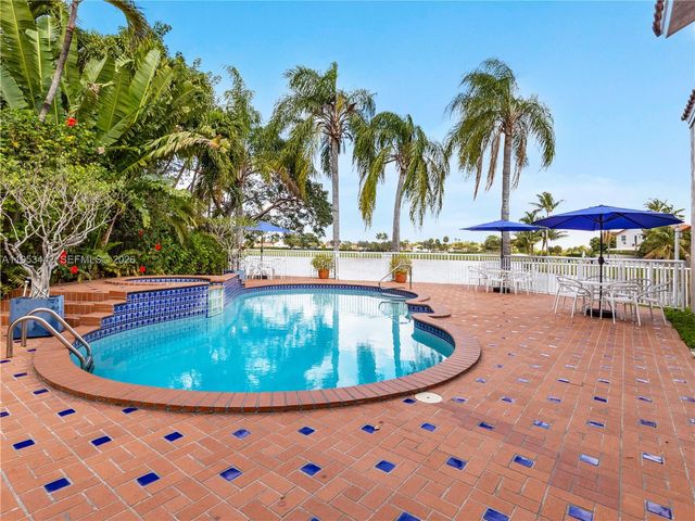 10465 NW 46th St, Doral, FL 33178