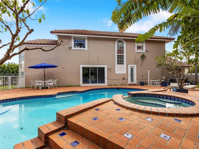 10465 NW 46th St, Doral, FL 33178