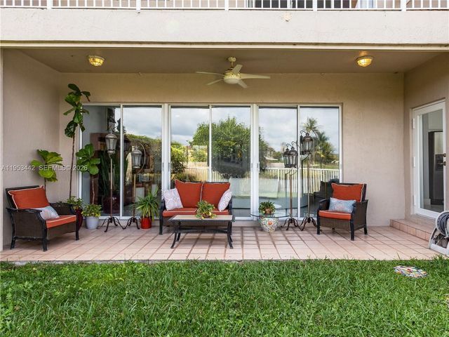 10465 NW 46th St, Doral, FL 33178