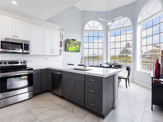 10465 NW 46th St, Doral, FL 33178