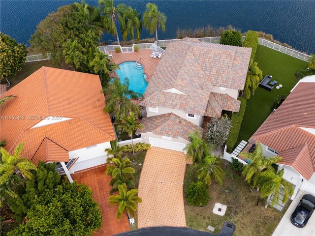 10465 NW 46th St, Doral, FL 33178