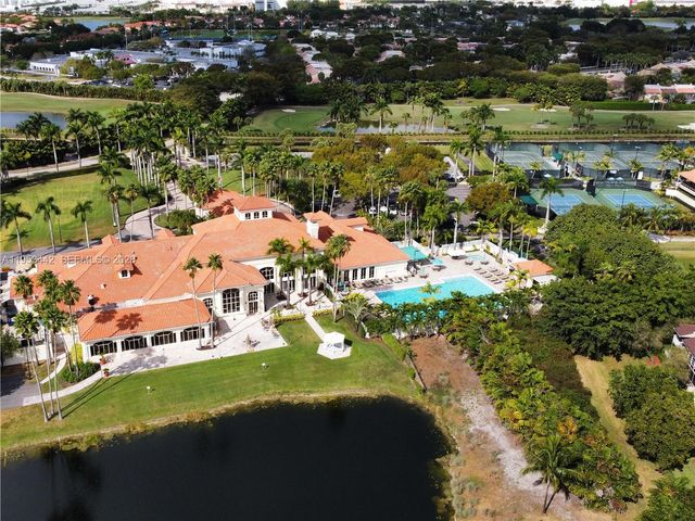 10465 NW 46th St, Doral, FL 33178