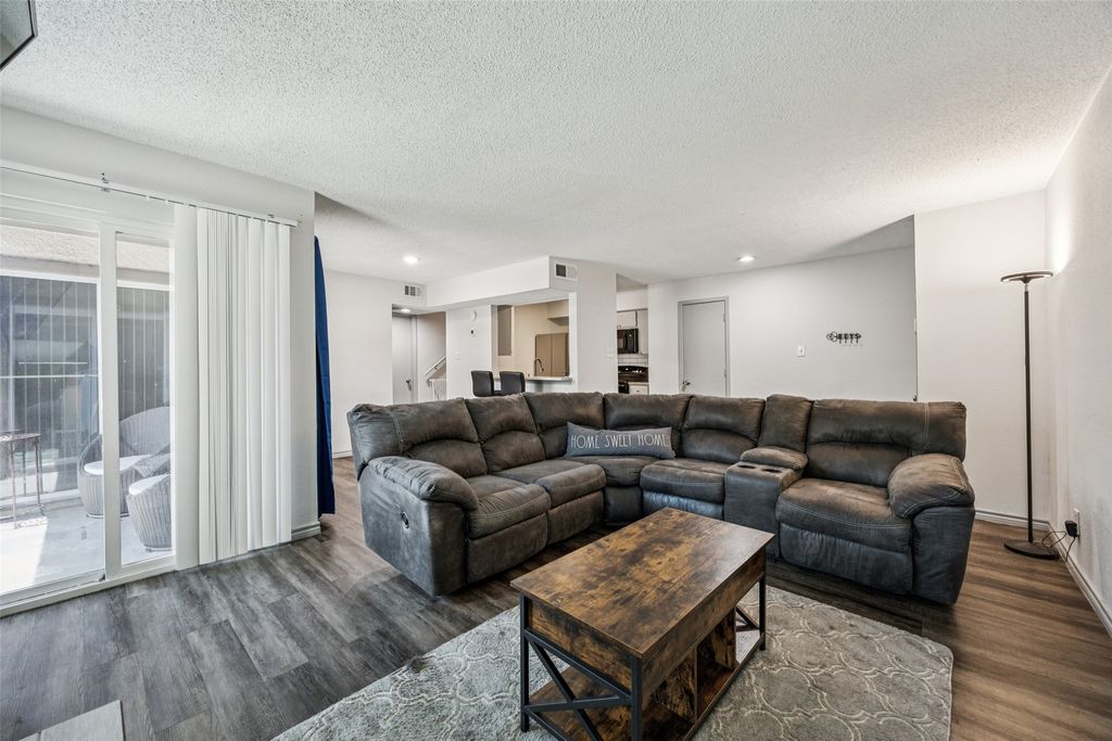 6050 Melody Lane 107, Dallas, TX 75231