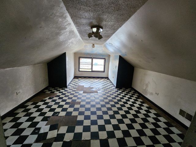 2221 Home Avenue, Berwyn, IL 60402