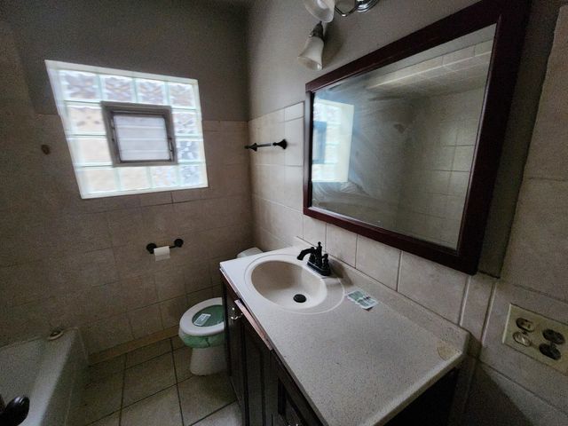 2221 Home Avenue, Berwyn, IL 60402