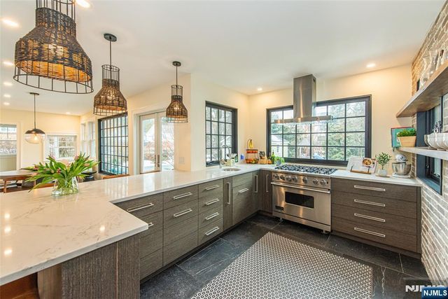 264 Forest Avenue, Glen Ridge, NJ 07028