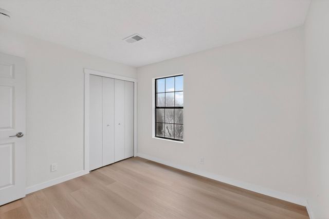 300 4th Avenue NE, Rio Rancho, NM 87124