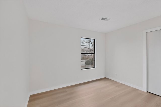 300 4th Avenue NE, Rio Rancho, NM 87124