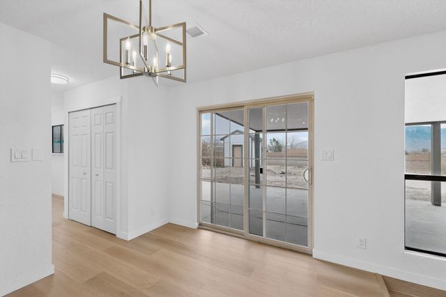 300 4th Avenue NE, Rio Rancho, NM 87124