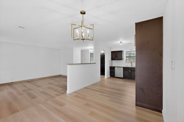 300 4th Avenue NE, Rio Rancho, NM 87124