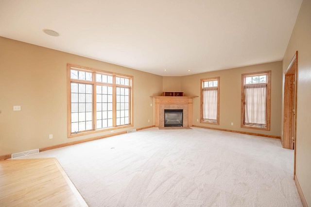 8900 N Lodgewood ROAD, River Hills, WI 53217