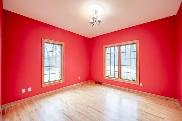 8900 N Lodgewood ROAD, River Hills, WI 53217