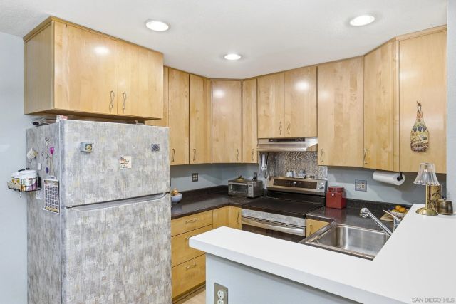 12565 Oaks North Dr 115, San Diego, CA 92128