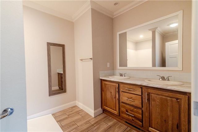 1121 N 6th Street, Atchison, KS 66002