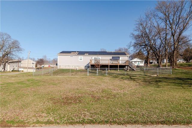 1121 N 6th Street, Atchison, KS 66002