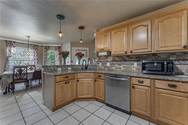 4270 Ravenwood Lane, Springdale, AR 72762