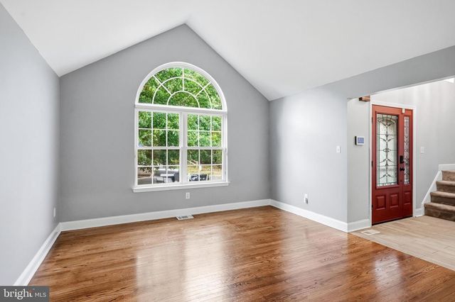 23 BRITT LEA DR, Sicklerville, NJ 08081