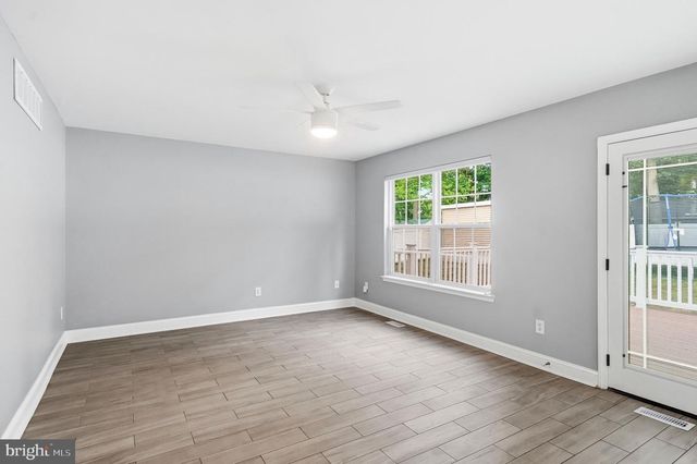 23 BRITT LEA DR, Sicklerville, NJ 08081