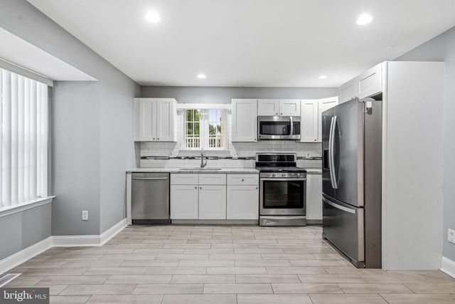 23 BRITT LEA DR, Sicklerville, NJ 08081