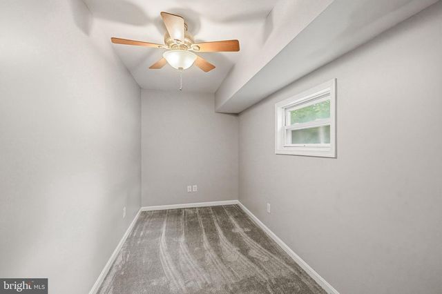 23 BRITT LEA DR, Sicklerville, NJ 08081