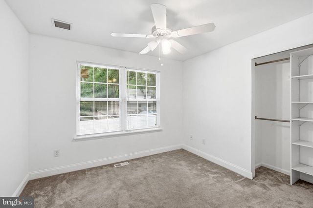 23 BRITT LEA DR, Sicklerville, NJ 08081