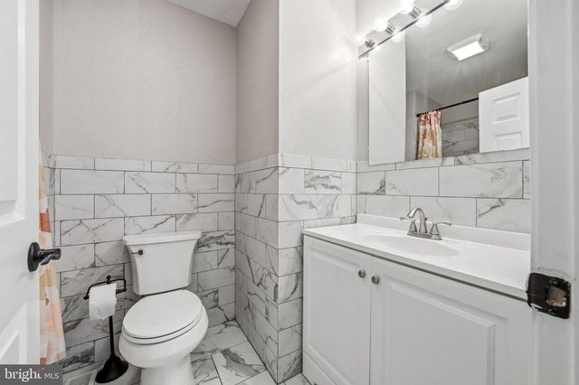 23 BRITT LEA DR, Sicklerville, NJ 08081