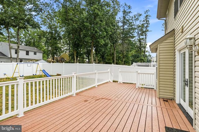 23 BRITT LEA DR, Sicklerville, NJ 08081