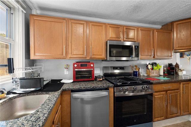 321 Church Avenue, Warwick, RI 02889
