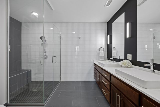 1 University Way 406, Iowa City, IA 52246