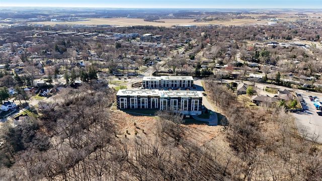 1 University Way 406, Iowa City, IA 52246