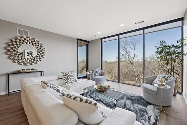 1 University Way 406, Iowa City, IA 52246