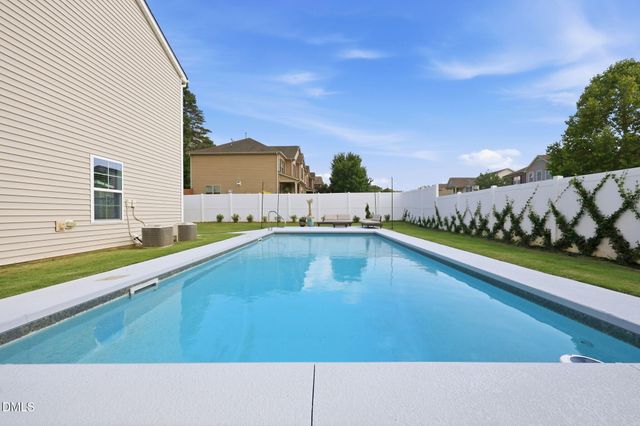 921 Sugar Tree Drive, Mebane, NC 27302