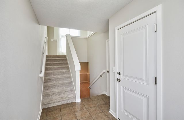 7902 Cottonwood Lane, West Des Moines, IA 50266