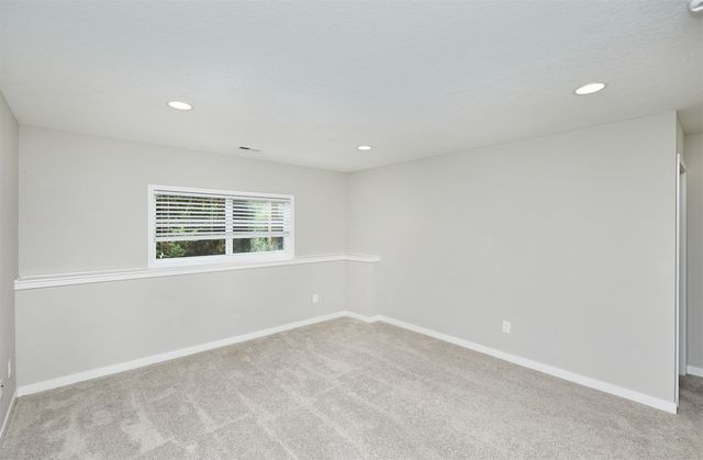 7902 Cottonwood Lane, West Des Moines, IA 50266