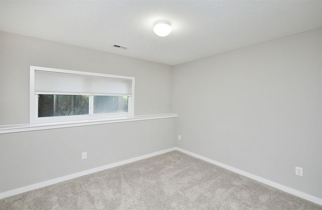 7902 Cottonwood Lane, West Des Moines, IA 50266