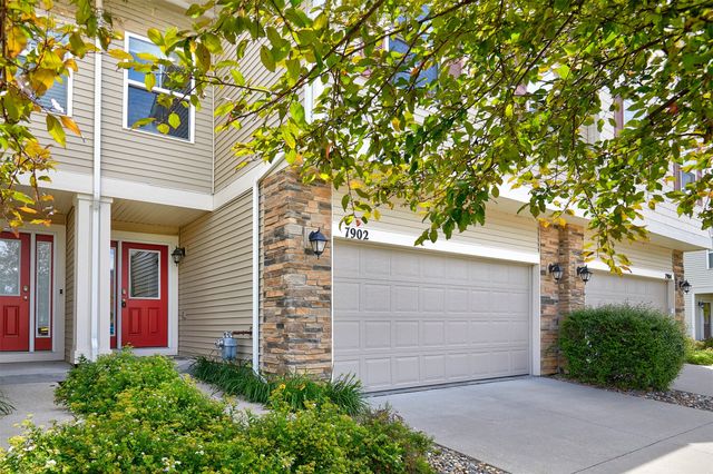 7902 Cottonwood Lane, West Des Moines, IA 50266