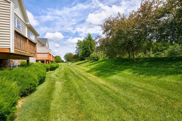 7902 Cottonwood Lane, West Des Moines, IA 50266