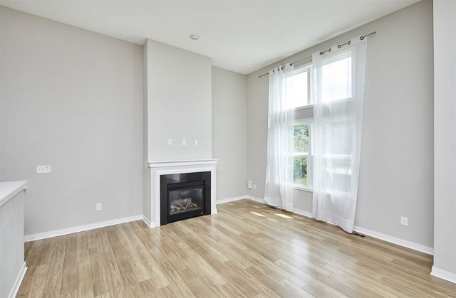 7902 Cottonwood Lane, West Des Moines, IA 50266
