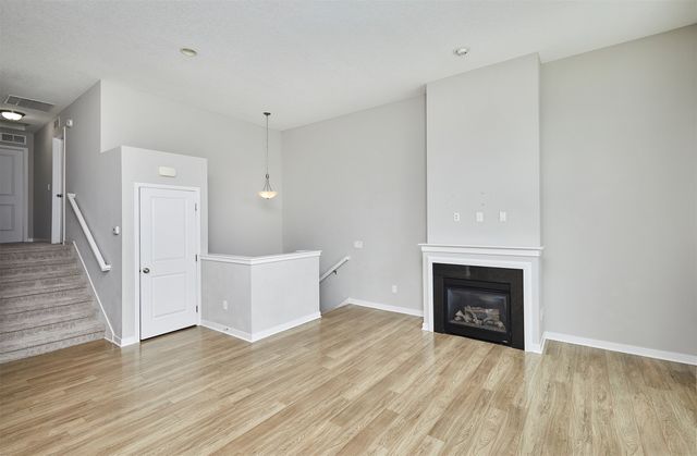 7902 Cottonwood Lane, West Des Moines, IA 50266