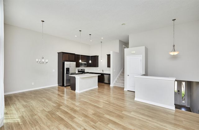 7902 Cottonwood Lane, West Des Moines, IA 50266