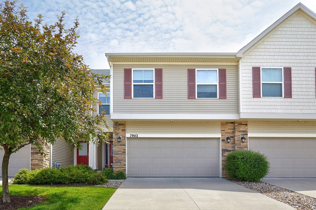 7902 Cottonwood Lane, West Des Moines, IA 50266