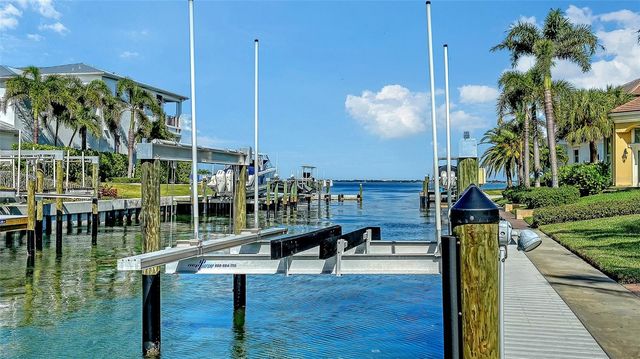 595 BOWSPRIT LANE, Longboat Key, FL 34228