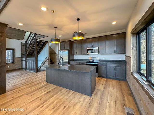 2317 Grey Fox Run, Sevierville, TN 37862