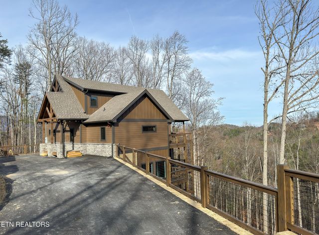 2317 Grey Fox Run, Sevierville, TN 37862