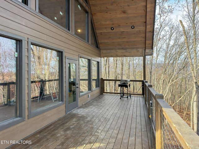 2317 Grey Fox Run, Sevierville, TN 37862